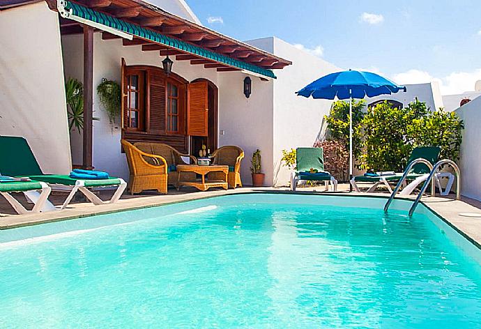 Private pool with terrace area . - Villa Rosamar . (Галерея фотографий) }}