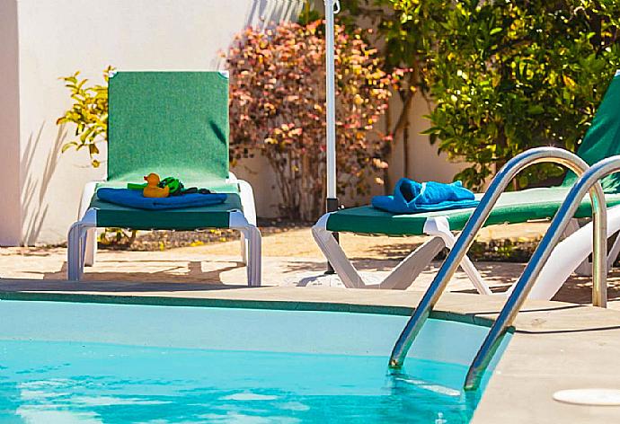 Private pool with terrace area . - Villa Rosamar . (Галерея фотографий) }}