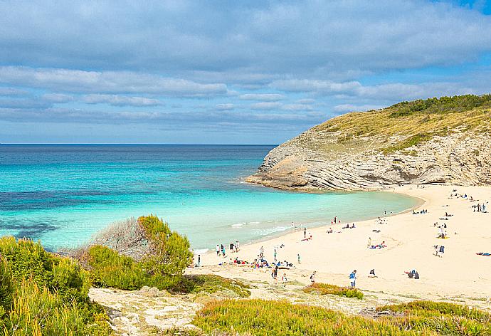 Cala Torta . - Villa Roig . (Galleria fotografica) }}