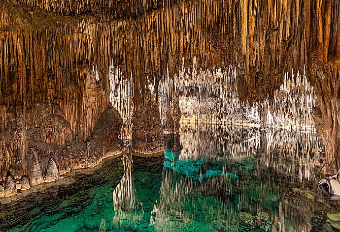 Cueva de Drach . - Villa Roig . (Galería de imágenes) }}