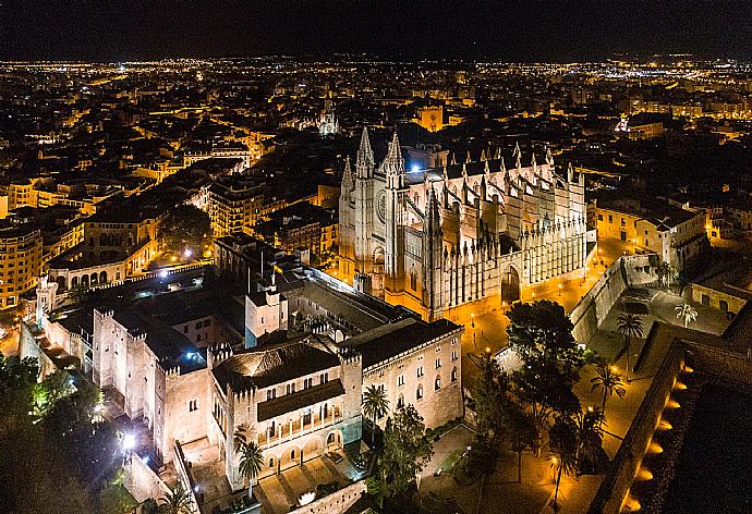 Palma . - Villa Roig . (Galleria fotografica) }}