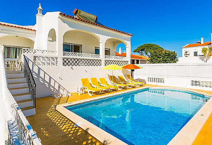 Beautiful villa with private pool and terrace . - Beach Villa Barreto . (Галерея фотографий) }}