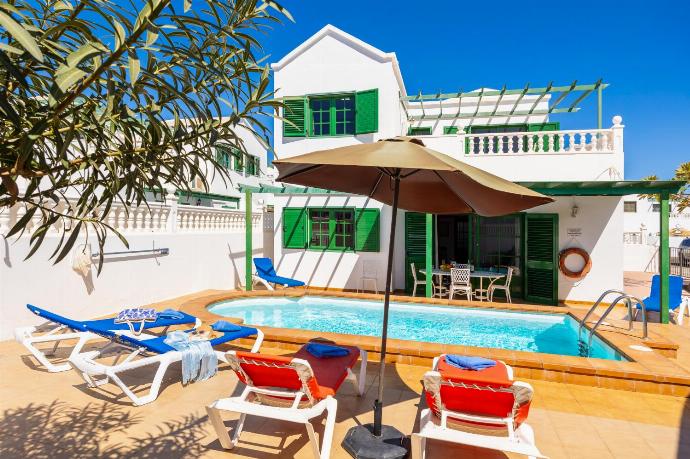 Beautiful villa with private pool and terrace . - Villa Alegranza . (Galería de imágenes) }}