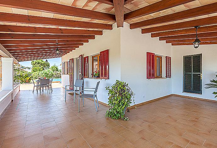 Terrace area . - Villa Dionis . (Photo Gallery) }}