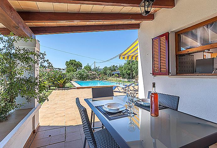 Terrace area . - Villa Dionis . (Photo Gallery) }}