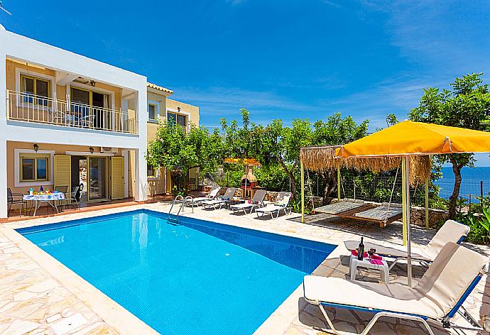 Beautiful villa with private pool, terrace, and sea views . - Villa Apollo . (Fotogalerie) }}