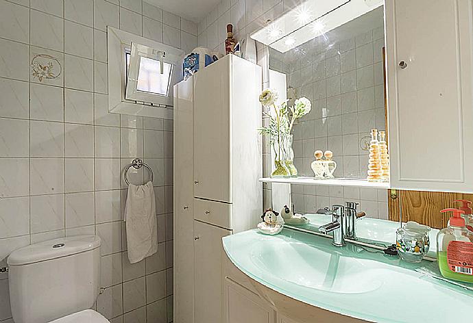 Bathroom with bath and shower . - Villa Pastora . (Photo Gallery) }}