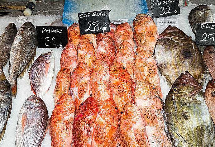 Local market . - Villa Tres Pinos . (Photo Gallery) }}