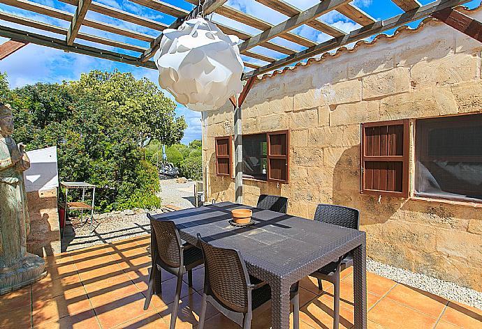 Terrace area . - Villa Tres Pinos . (Photo Gallery) }}