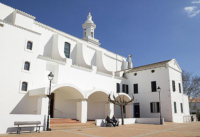 The Church of Sant Lluis . - Villa Tres Pinos . (Photo Gallery) }}