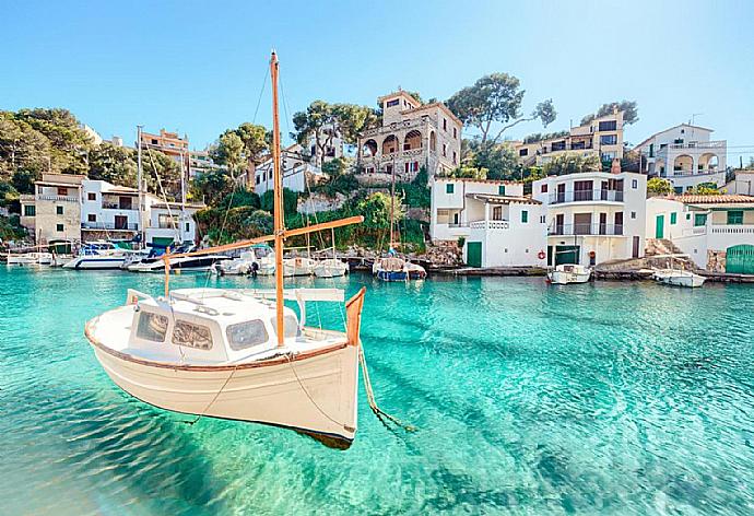 Menorca . - Villa Tres Pinos . (Photo Gallery) }}