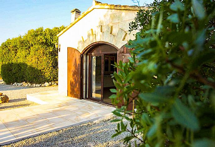 Terrace . - Villa Tres Pinos . (Photo Gallery) }}