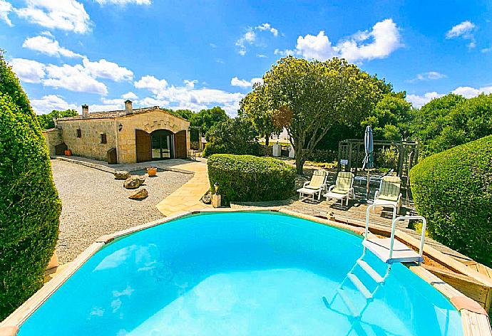 Private pool with terrace and garden area . - Villa Tres Pinos . (Photo Gallery) }}