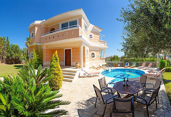 Beautiful villa with private pool and terrace . - Villa Asimenia . (Photo Gallery) }}