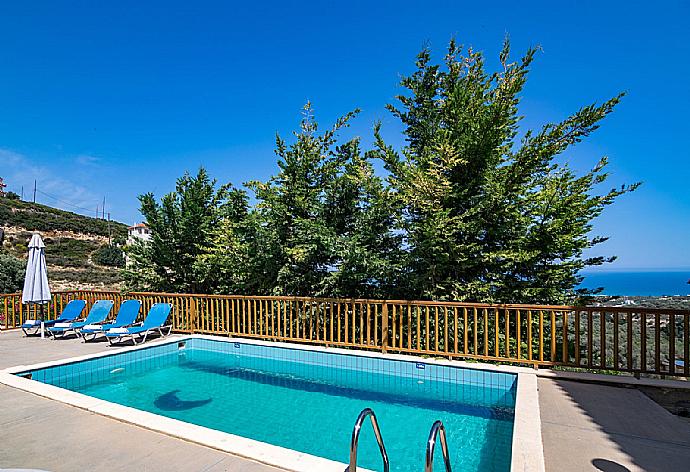 Private pool with terrace area . - Villa Fengari . (Photo Gallery) }}