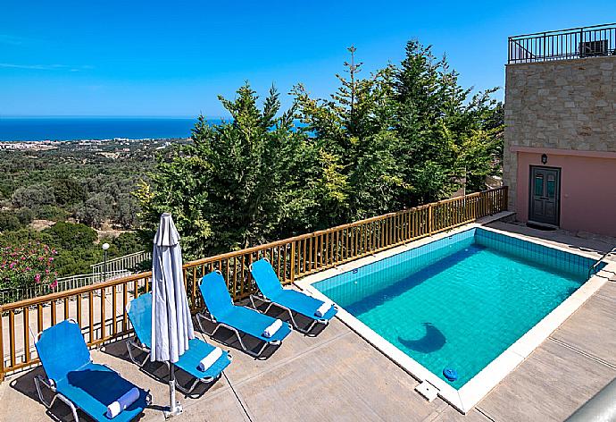 ,Beautiful Villa with Private Pool and Terrace . - Villa Fengari . (Photo Gallery) }}