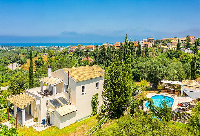 Aerial view of Villa Mavrikia . - Villa Mavrikia . (Fotogalerie) }}