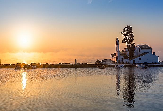 Mouse Island . - Villa Mavrikia . (Fotogalerie) }}