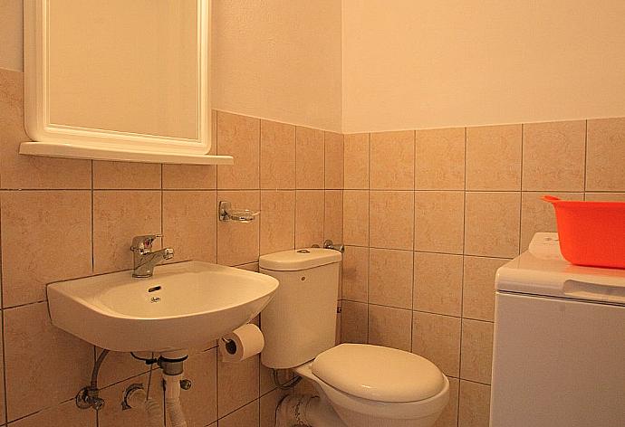 Bathroom . - Villa Luisa . (Photo Gallery) }}