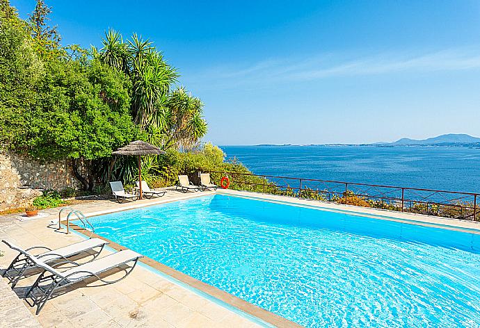 Private pool and terrace with panoramic sea views . - Villa Luisa . (Galería de imágenes) }}
