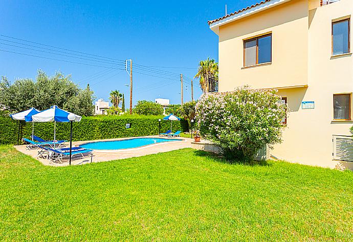 Garden area . - Villa Halima Fostira . (Fotogalerie) }}