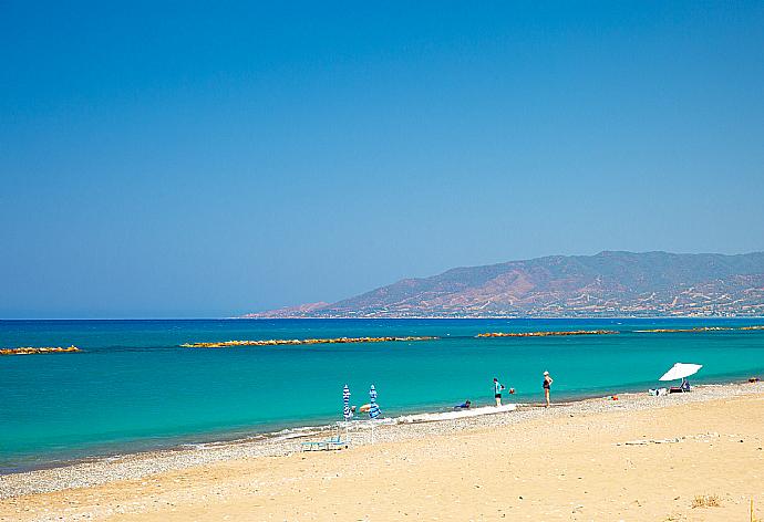 Beach in front of Villa Halima Fostira . - Villa Halima Fostira . (Photo Gallery) }}