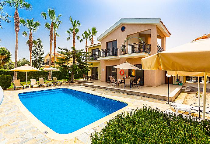 ,Beautiful villa with private pool, terrace, and garden . - Villa Halima Alexandros . (Галерея фотографий) }}