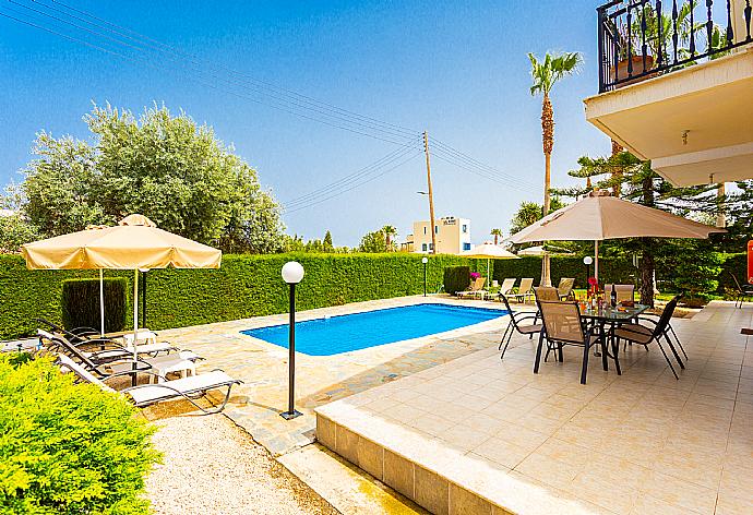 Private pool, terrace, and garden . - Villa Halima Alexandros . (Galería de imágenes) }}