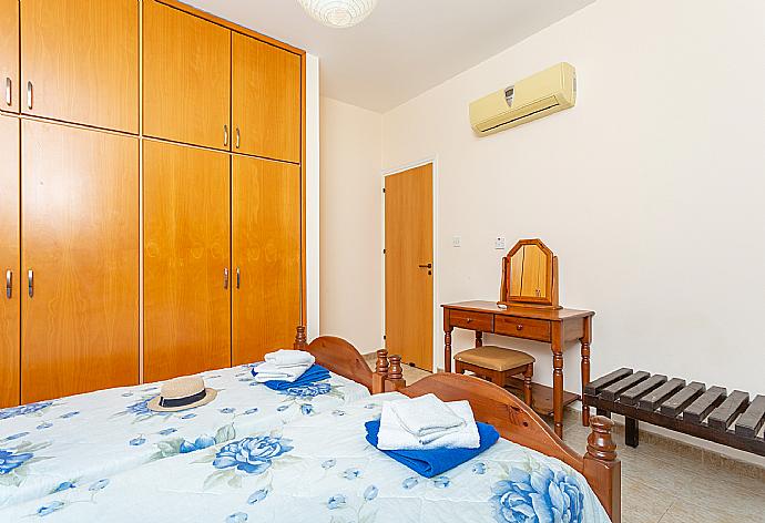 Twin bedroom with A/C  . - Villa Halima Alexandros . (Photo Gallery) }}