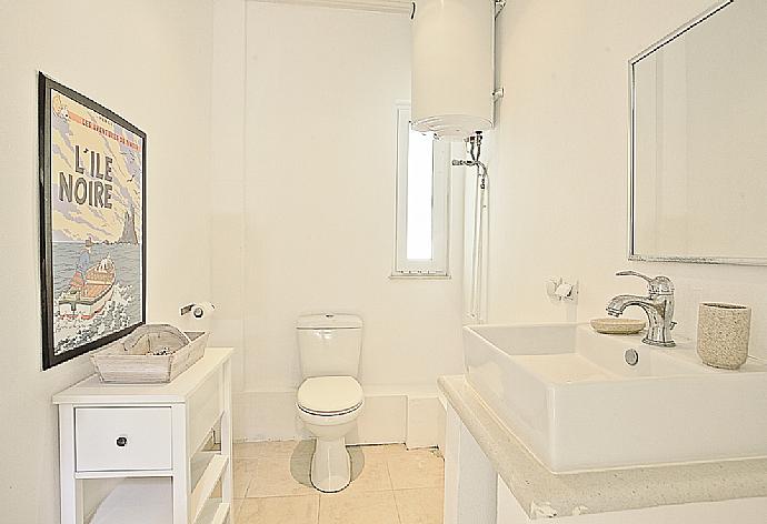Bathroom  . - Villa Eleonas . (Photo Gallery) }}