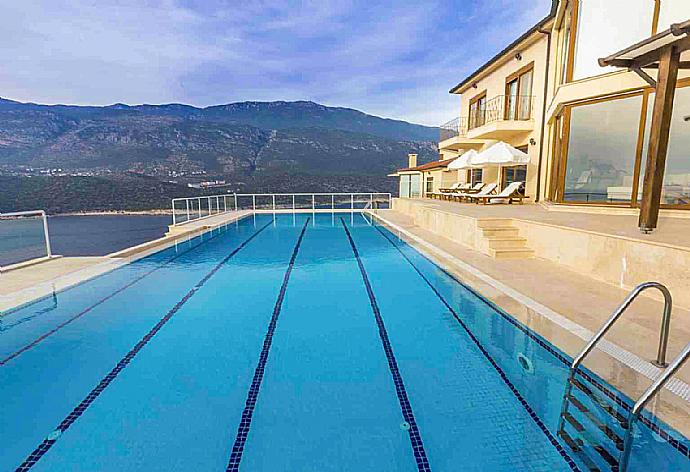 Private pool with terrace and panoramic views . - Villa Suzan . (Galería de imágenes) }}