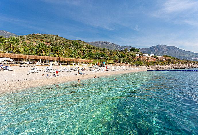 Local beach . - Villa Suzan . (Галерея фотографий) }}