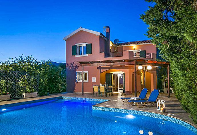 Beautiful villa with private pool and terrace . - Villa Thalia Katerina . (Галерея фотографий) }}