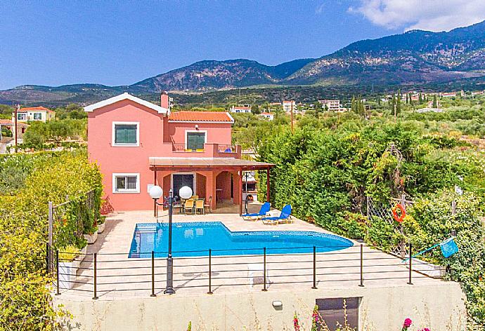 Beautiful villa with private pool and terrace . - Villa Thalia Katerina . (Galleria fotografica) }}