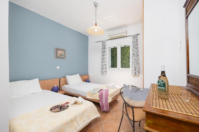Twin bedroom with A/C . - Villa Thalia Sofia . (Photo Gallery) }}