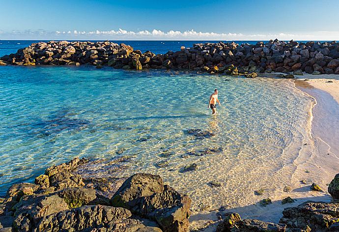 Bathe in crystal clear waters at Costa Teguise . - Villa Palmira . (Photo Gallery) }}