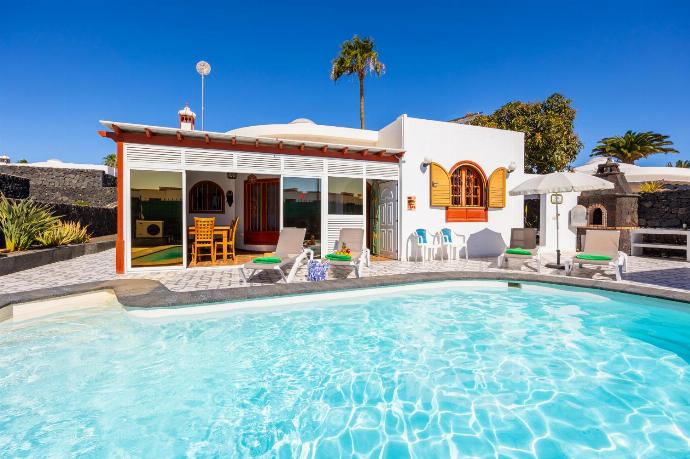 ,Beautiful villa with private pool and terrace . - Villa Palmira . (Galería de imágenes) }}