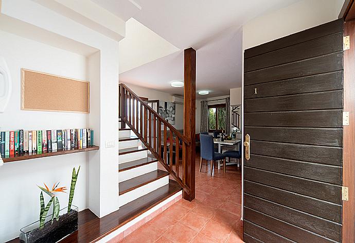 Entrance hallway . - Villa Julianne 1 . (Galería de imágenes) }}