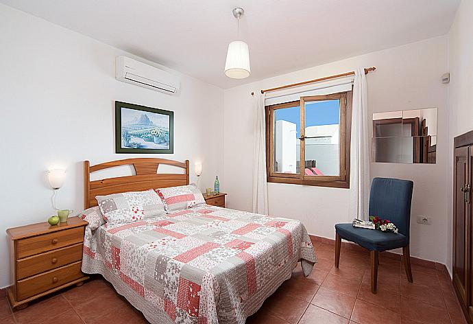 Double bedroom with A/C . - Villa Julianne 1 . (Galleria fotografica) }}