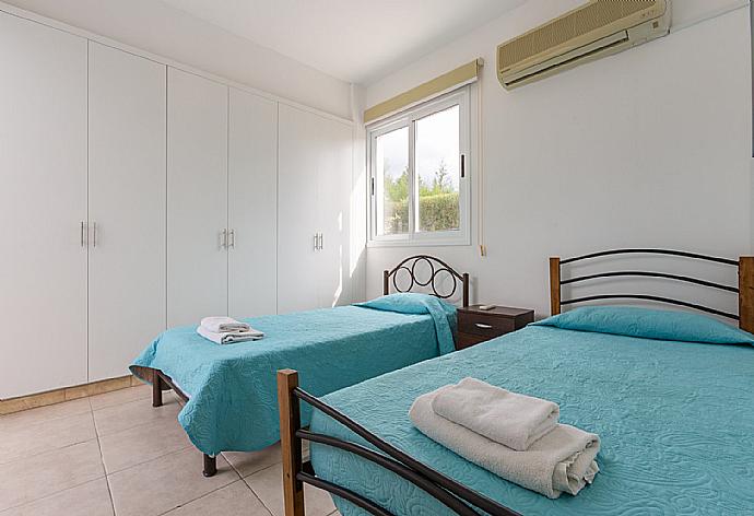 Twin bedroom  . - Villa Aspelia . (Photo Gallery) }}