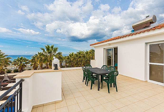 Outdoor dining  . - Villa Aspelia . (Fotogalerie) }}