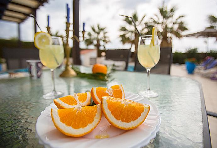 Outdoor dining  . - Villa Aspelia . (Fotogalerie) }}