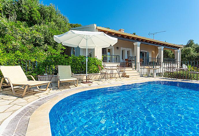 Beautiful villa with private pool and terrace  . - Villa Elpida . (Fotogalerie) }}