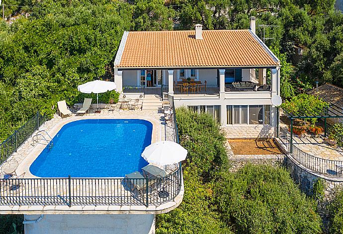 Aerial view of Villa Elpida . - Villa Elpida . (Galleria fotografica) }}