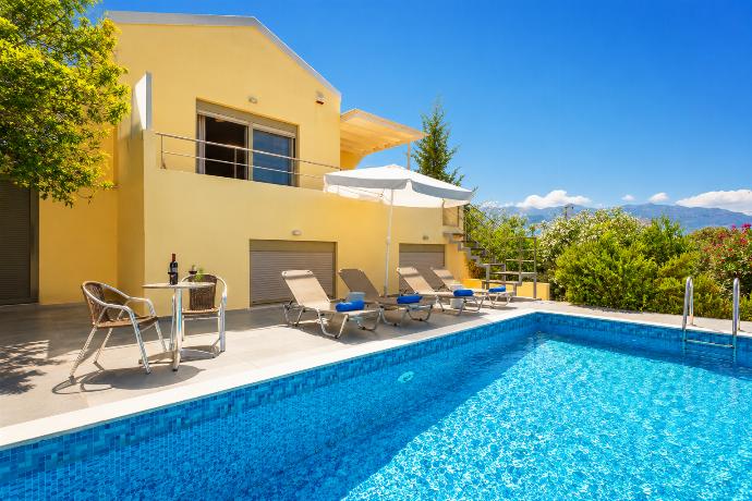 Beautiful villa with private pool, terrace, and garden . - Villa Arda . (Photo Gallery) }}