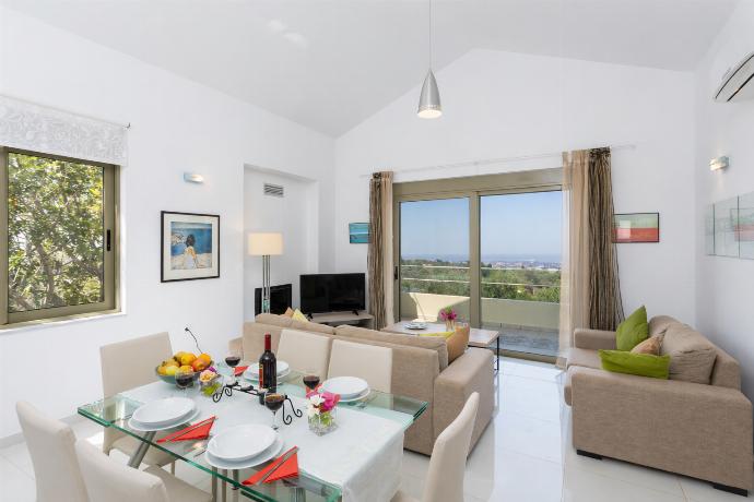  . - Villa Litsa . (Photo Gallery) }}