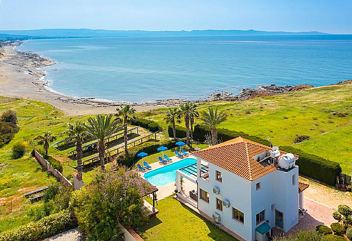 Aerial view of Villa Pelagos . - Villa Pelagos . (Galerie de photos) }}