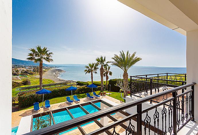 View from balcony . - Villa Pelagos . (Fotogalerie) }}