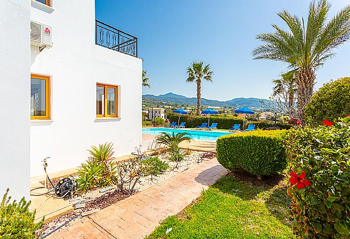 Garden area . - Villa Pelagos . (Fotogalerie) }}