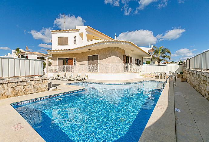 Beautiful villa with private pool . - Brisa Do Mar . (Галерея фотографий) }}